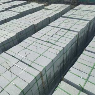 秦皇岛 芝麻白1.8公分火烧300*600地铺，清仓大甩卖