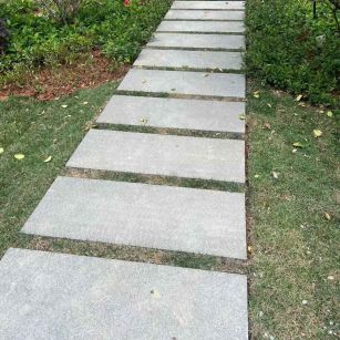 秦皇岛 芝麻黑小区踏步、汀步石铺装效果