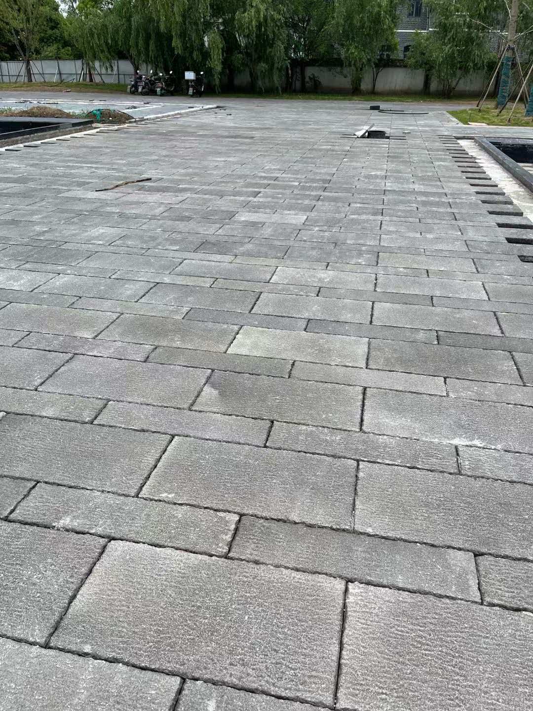秦皇岛 工地仿古石铺装现场实拍
