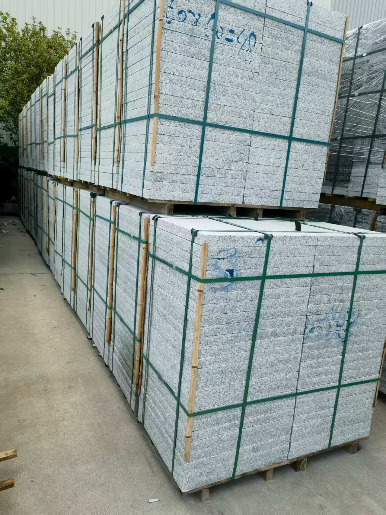 秦皇岛 大花芙蓉白火烧成品，市政园林广场地铺石