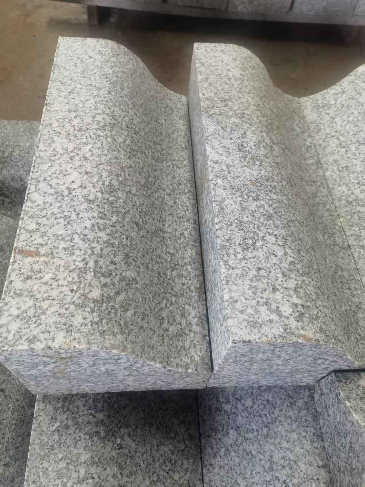 秦皇岛芙蓉白S型拉丝面路沿石
