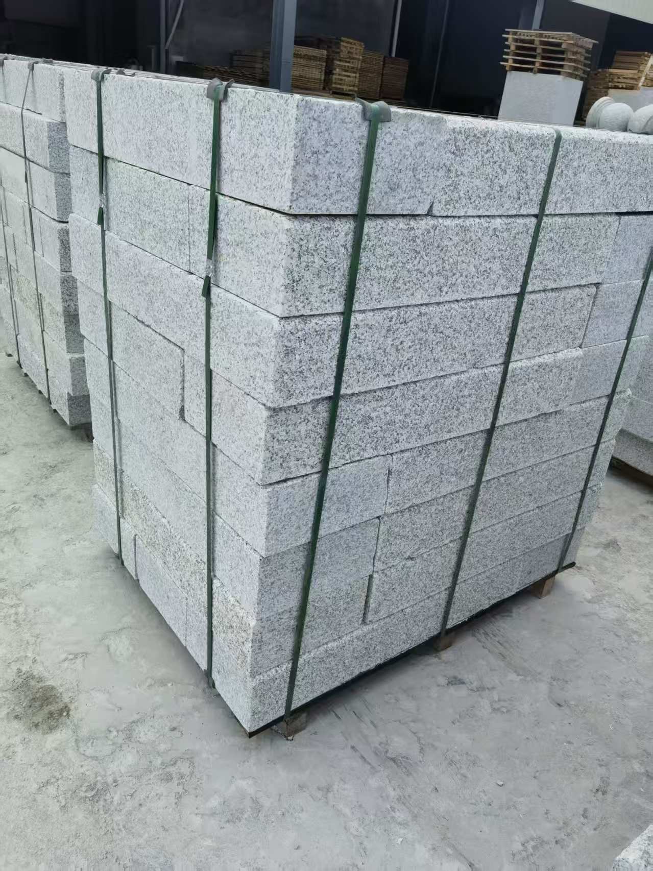 秦皇岛 芙蓉白火烧两面路沿石