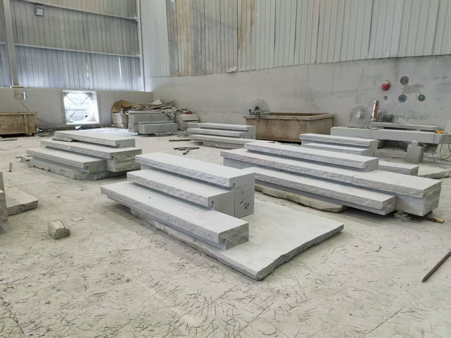 秦皇岛 整石台阶（大面火烧+侧面自然面），出货前厂内拼装