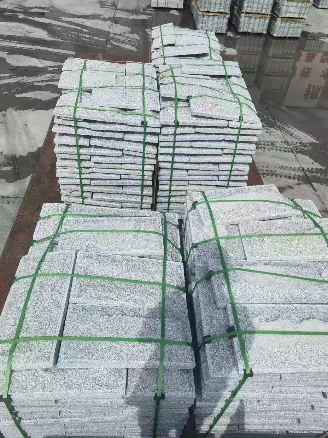 秦皇岛 芝麻白蘑菇石装车出货